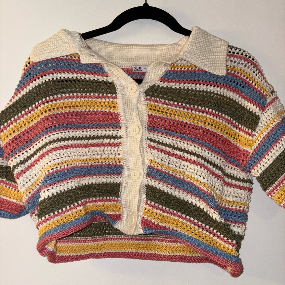 Zara Multicolor Striped Crochet V‑Neck Polo Sweater – Cream Collar